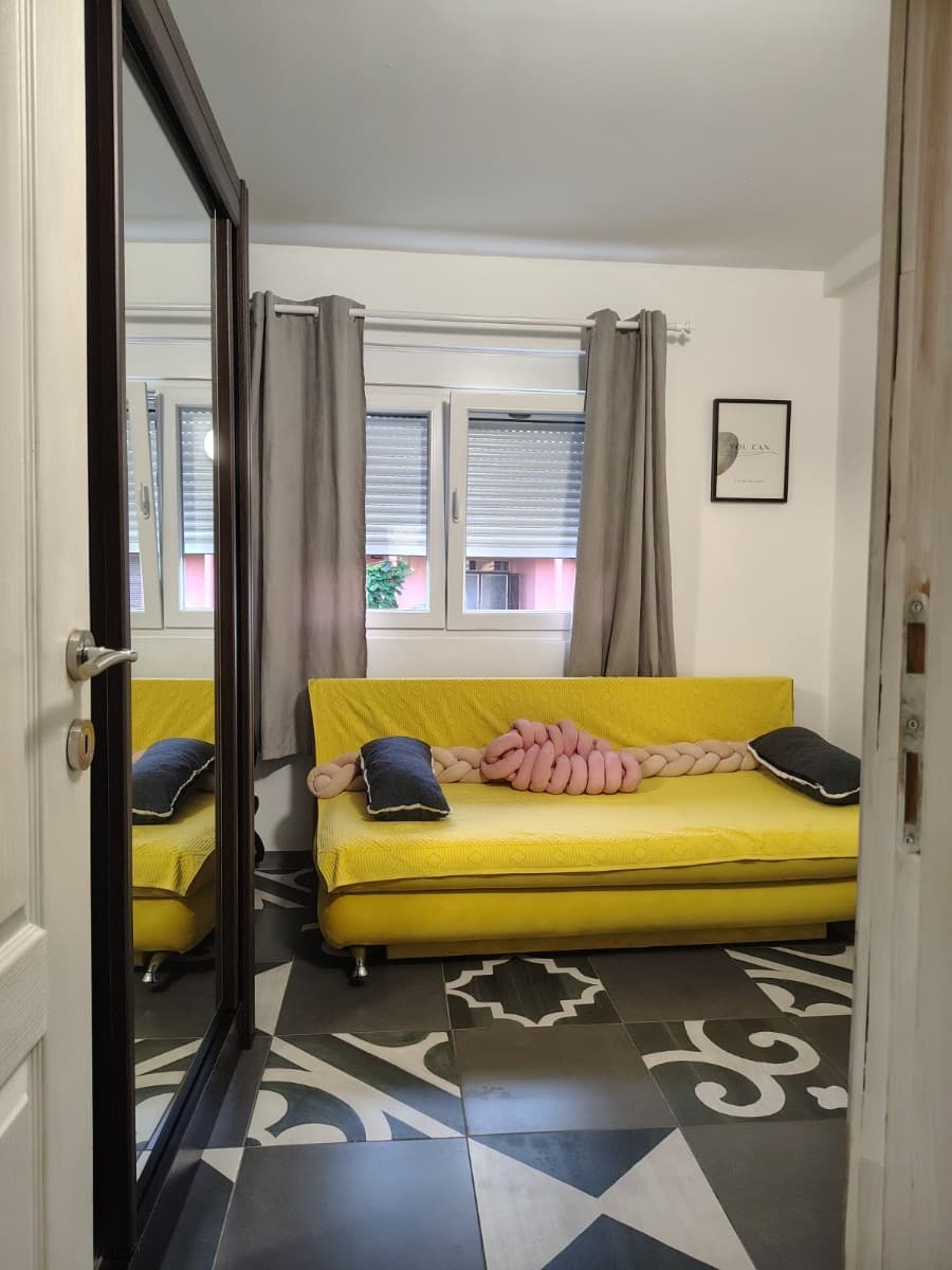 Izdaje se stan u sklopu kuće