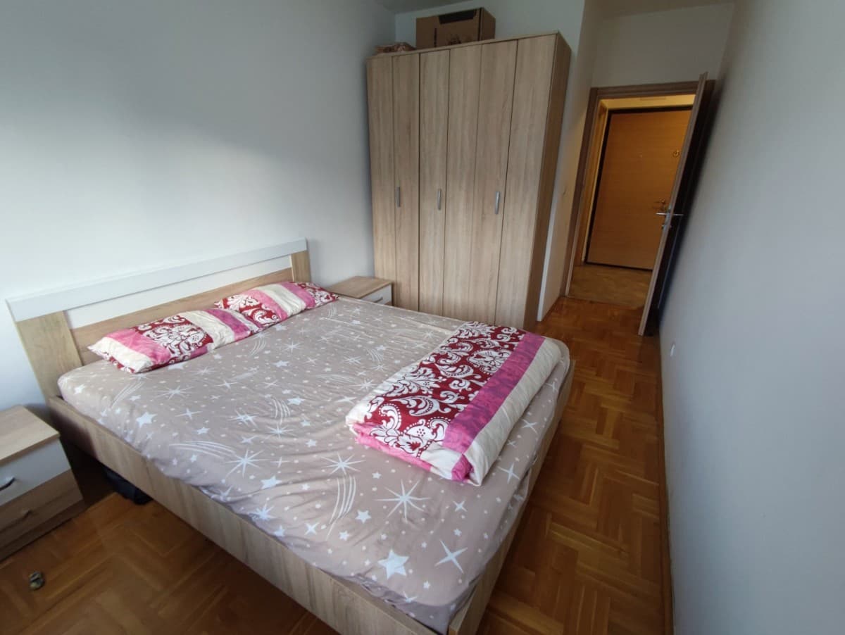 Izdaje se jednosoban stan