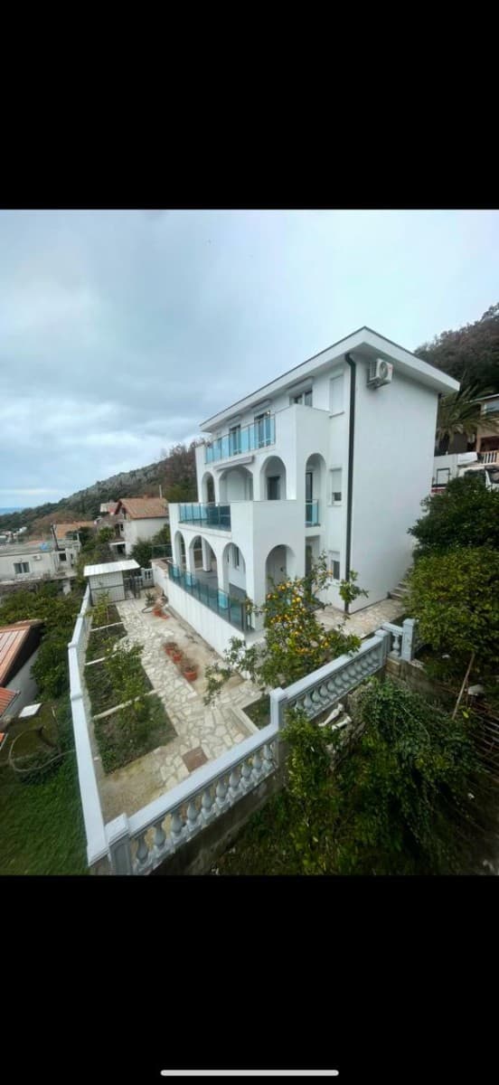 Prodaje se Villa