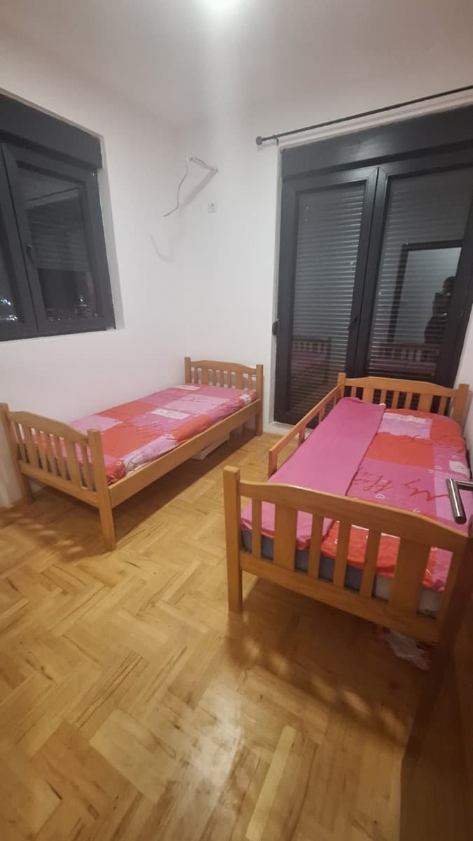 Izdaje se stan