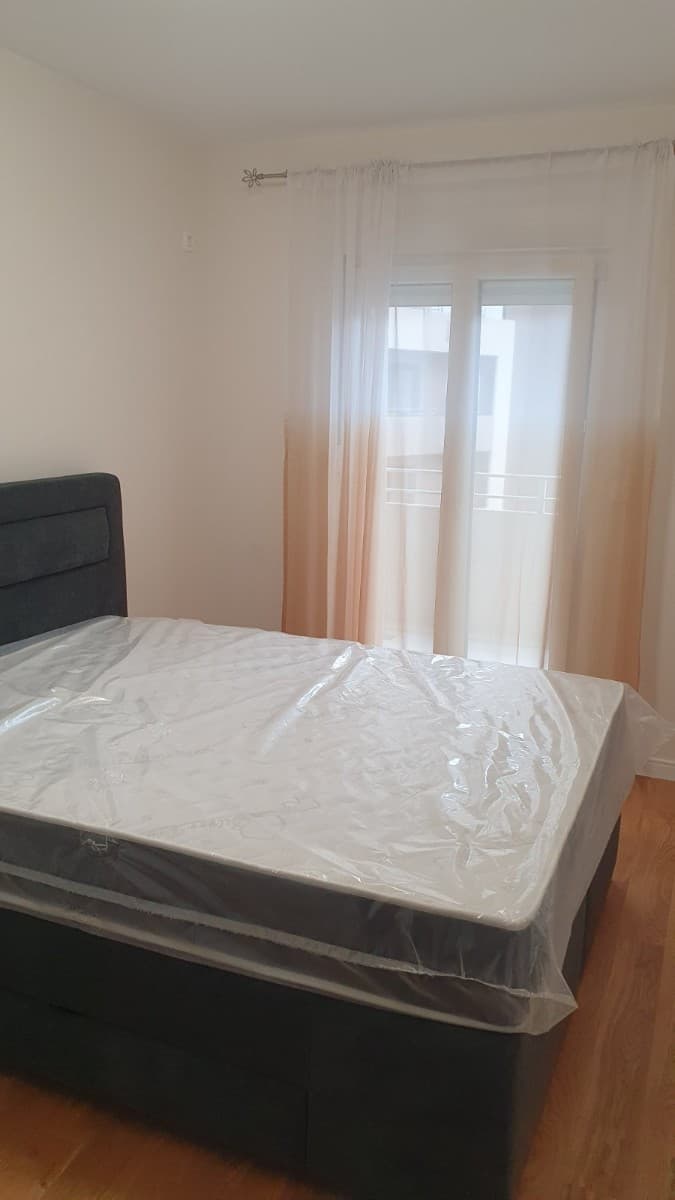Izdaje se stan