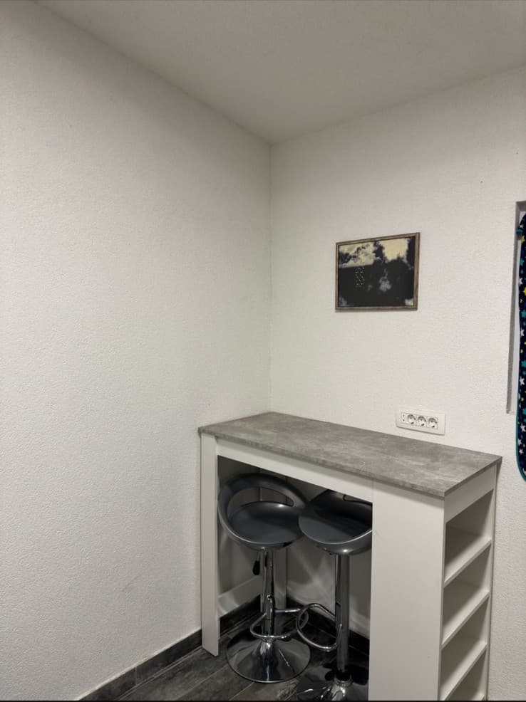 Izdaje se jednosoban stan u okviru kuće