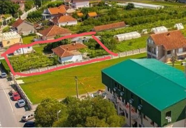 Prodaje se plac
