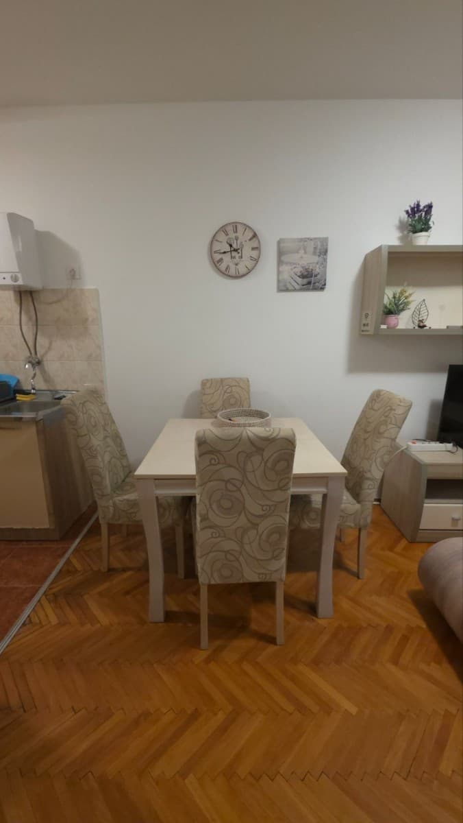 Izdaje se stan