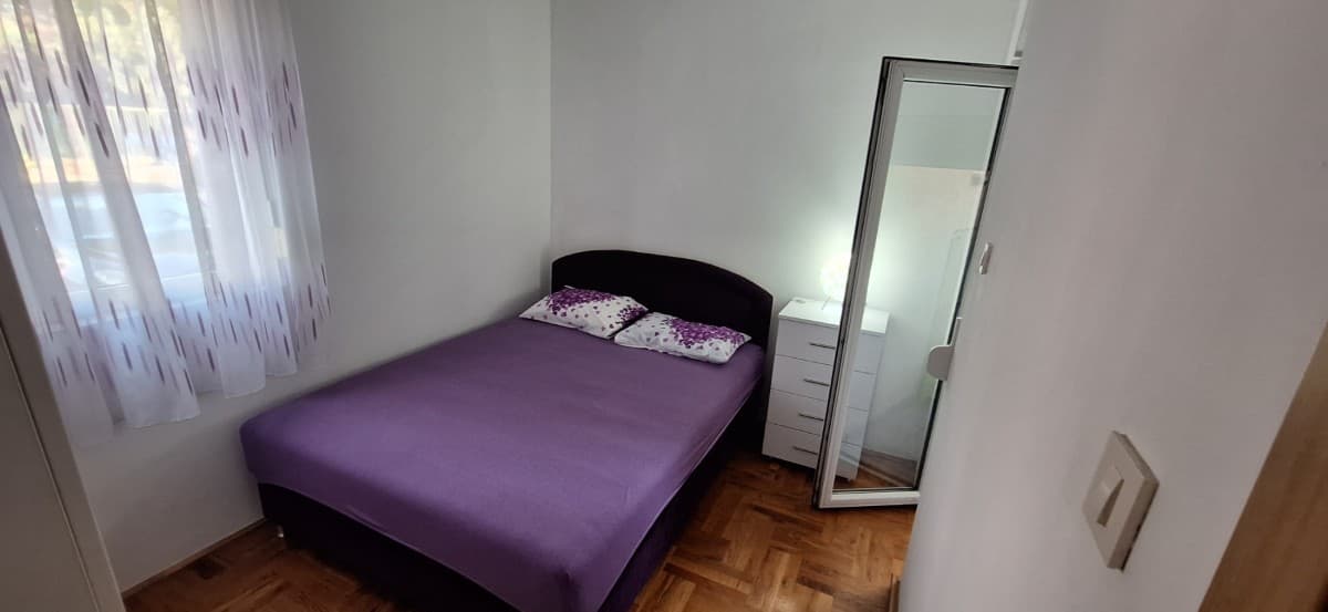 Izdaje se jednosoban stan