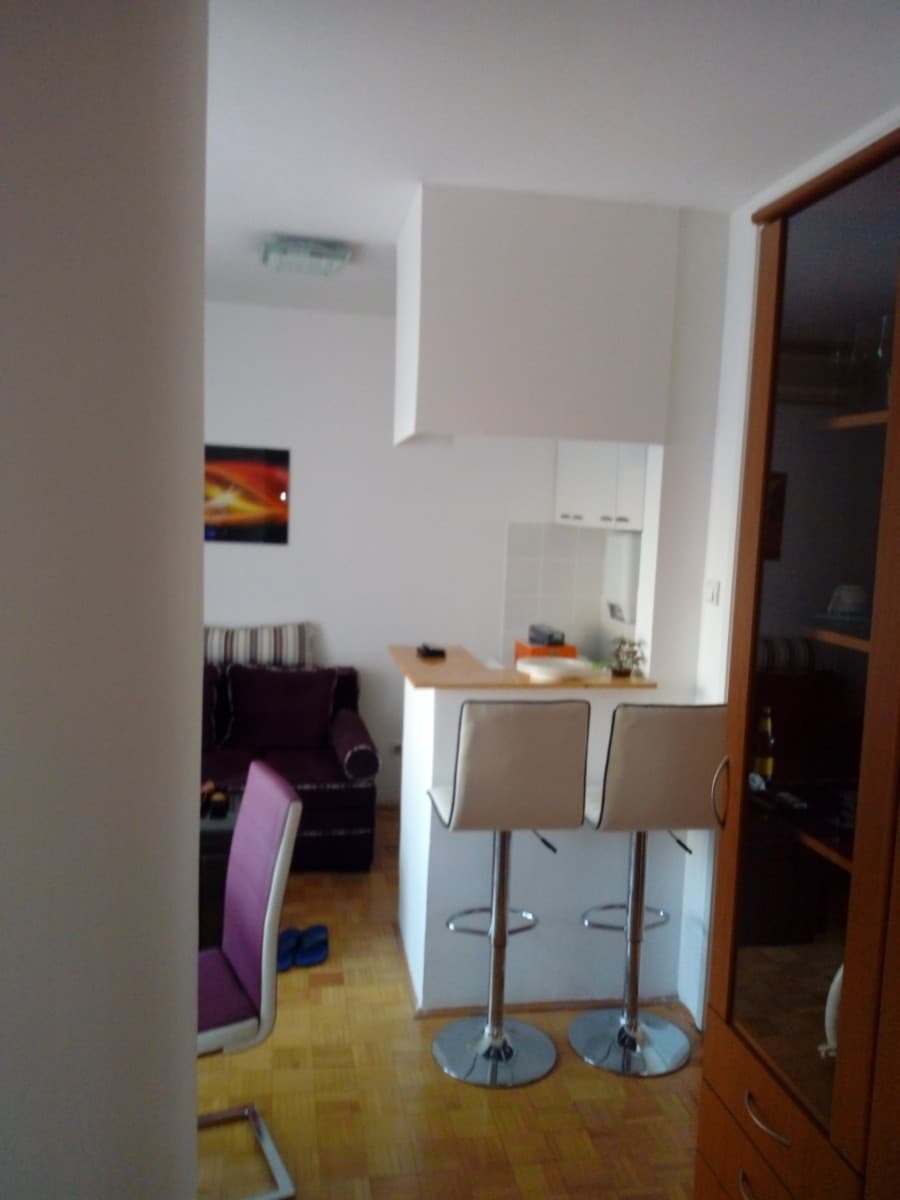 Izdaje se jednosoban stan