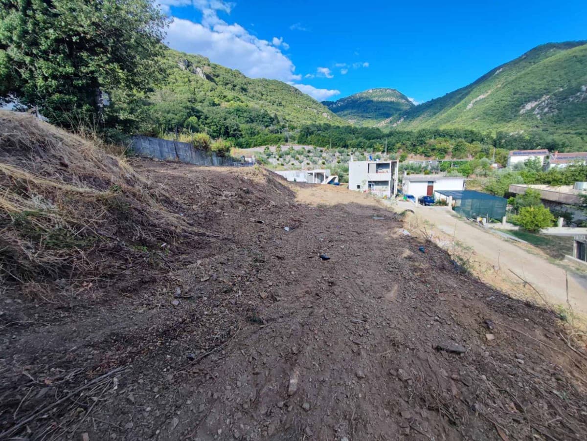 Prodaje se gradjevinski plac