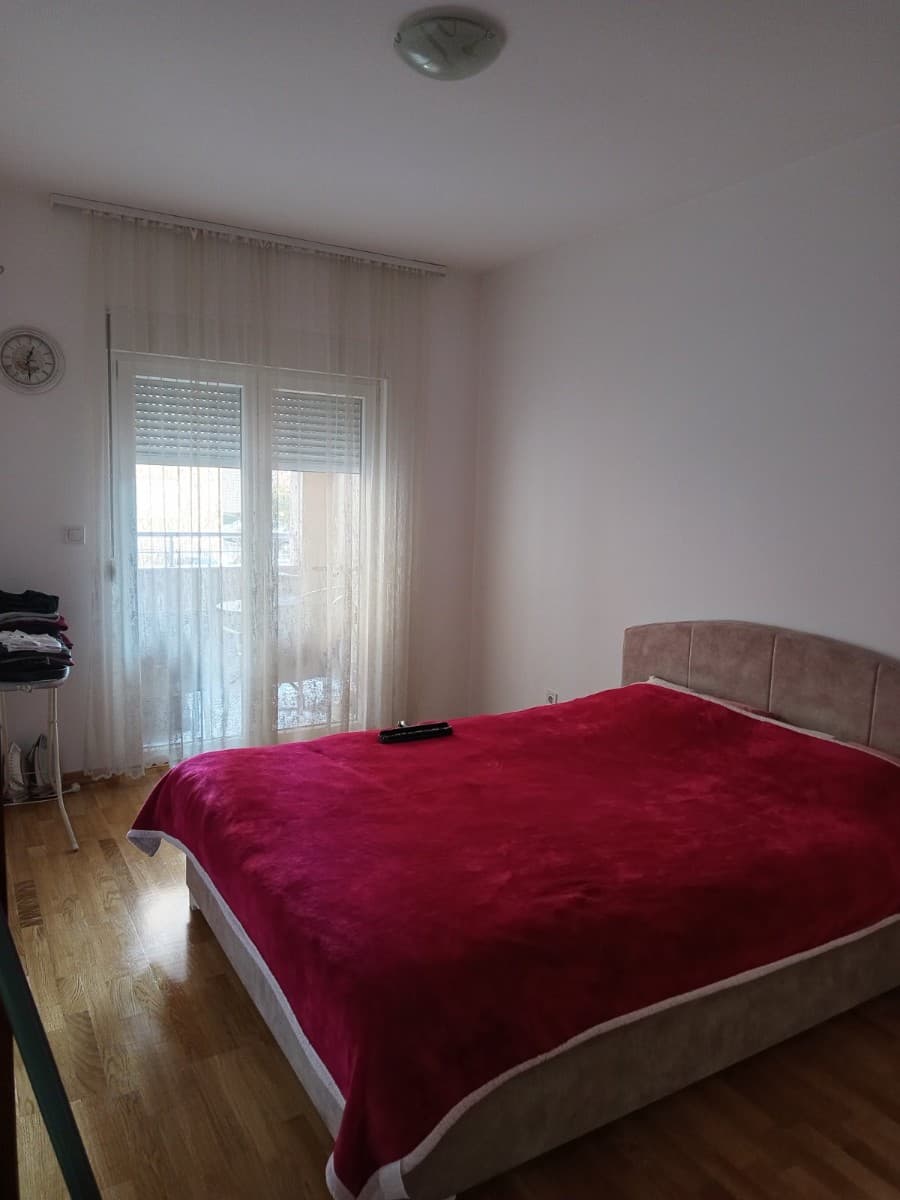 Izdaje se jednosoban stan