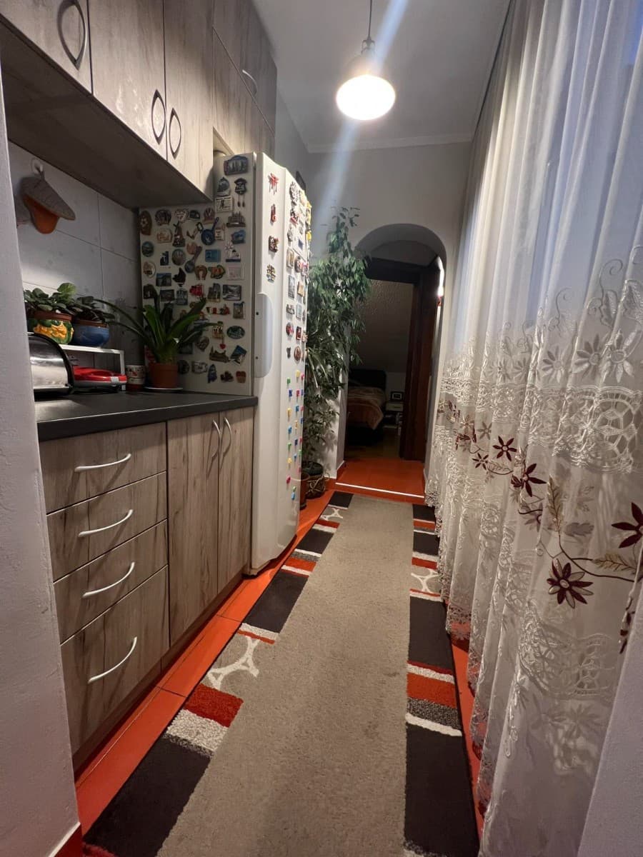Izdaje se dvosoban stan