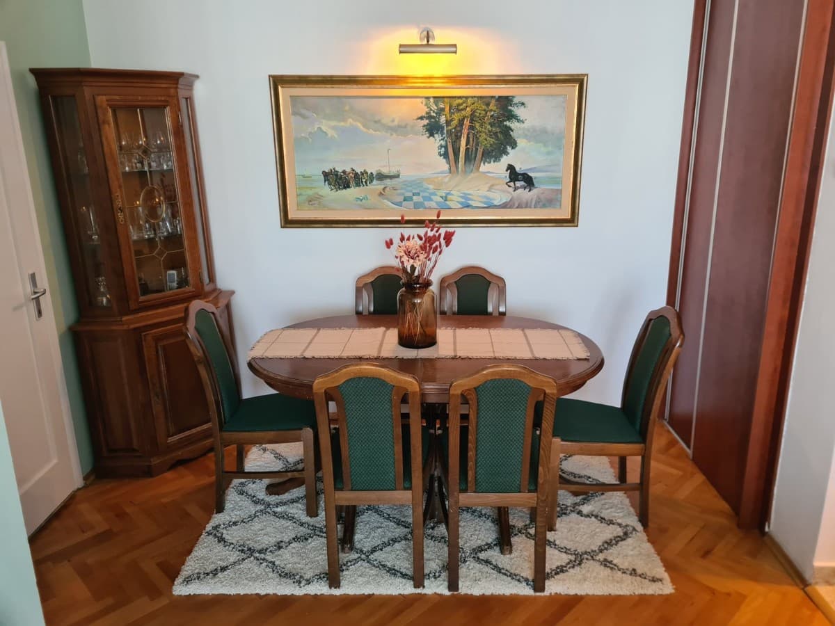 Izdaje se dvosoban stan