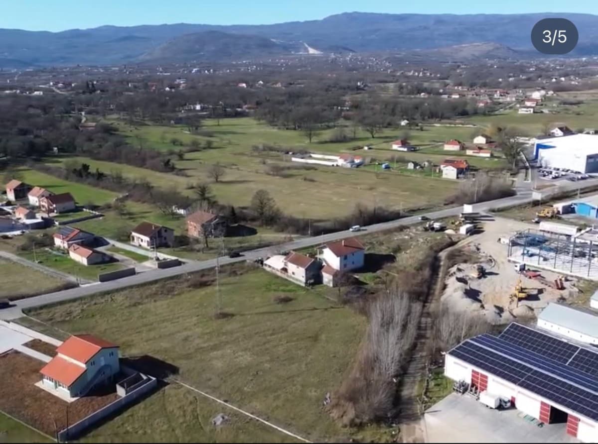 Prodaje se plac