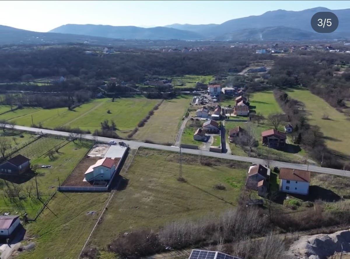 Prodaje se plac