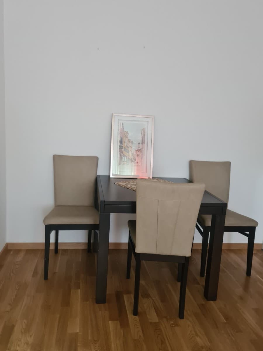 Izdaje se stan