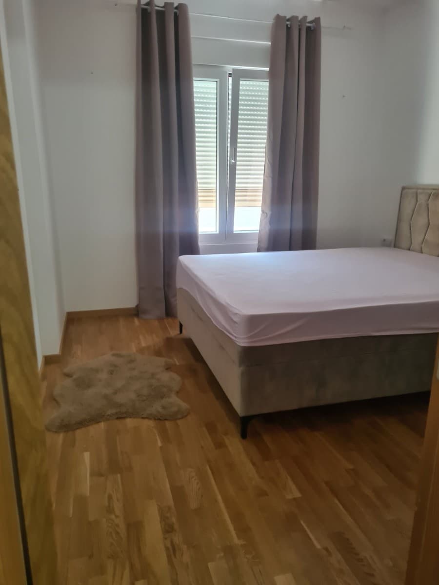 Izdaje se stan
