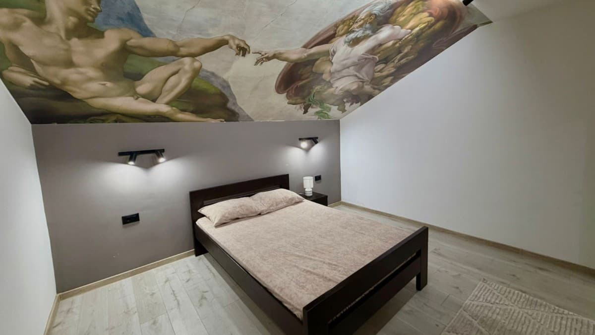Izdaje se kuca povrsine 360m2