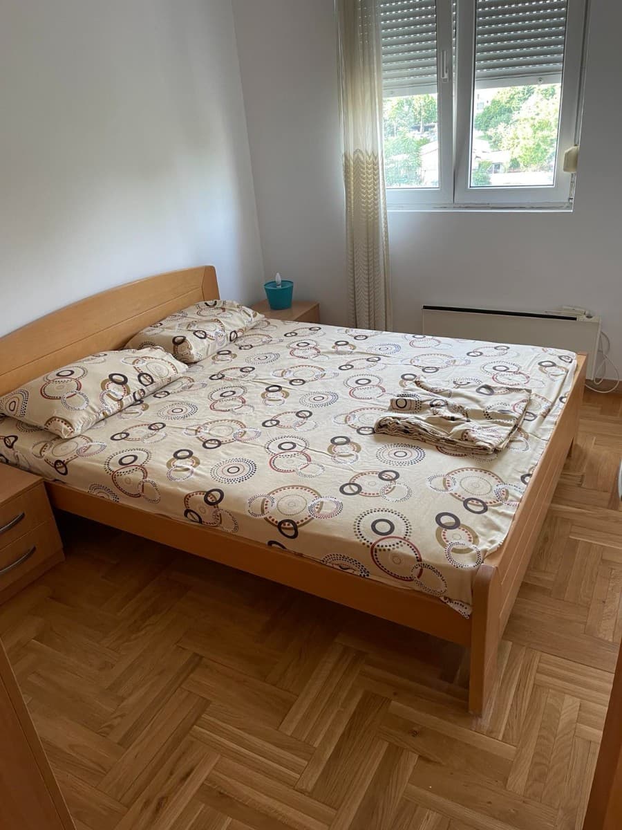 Izdaje se jednosoban stan
