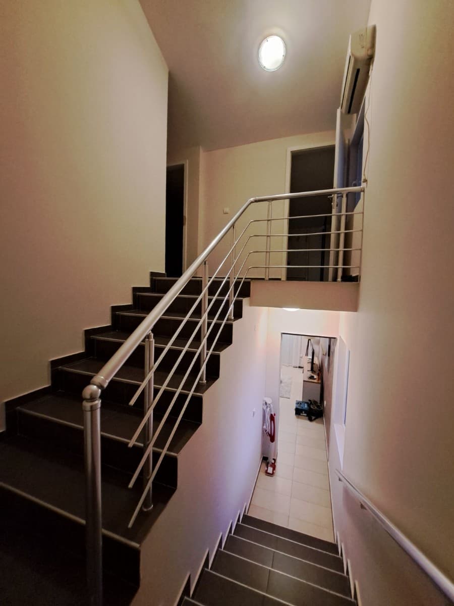 Izdaje se dvosoban duplex stan