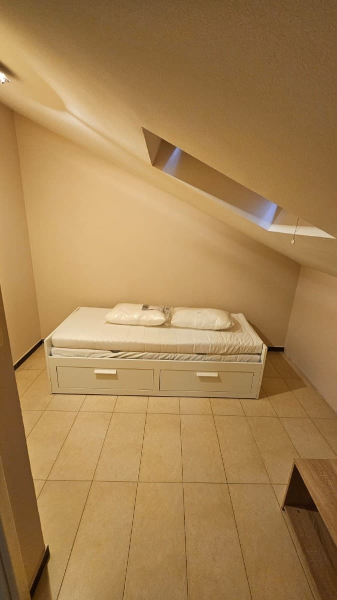 Izdaje se dvosoban duplex stan