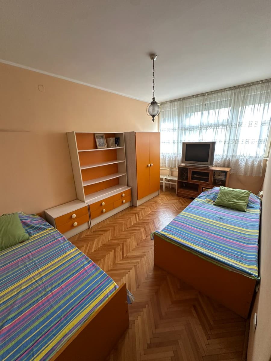 Izdaje se 3+ stan