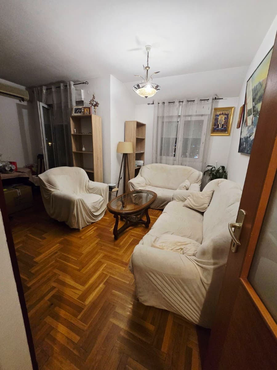 Izdaje se stan