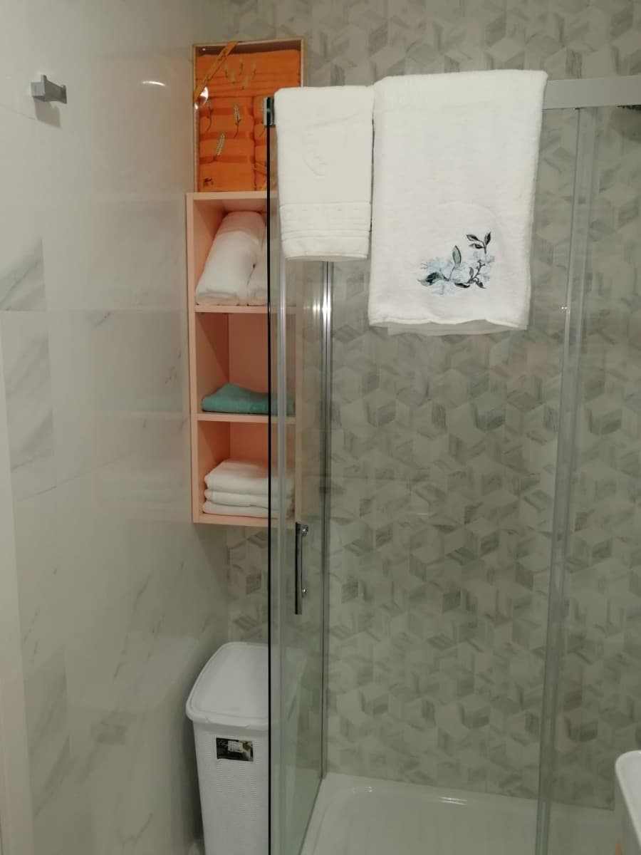 Izdaje se jednosoban stan - slobodan 5. Jula