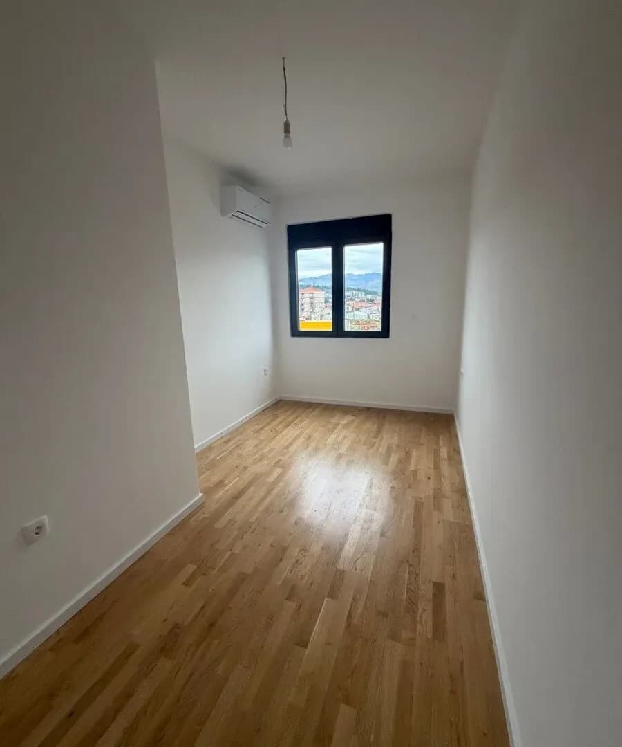 Izdaje se stan u poslovne svrhe