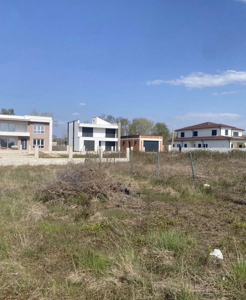Prodaje se gradjevinski plac
