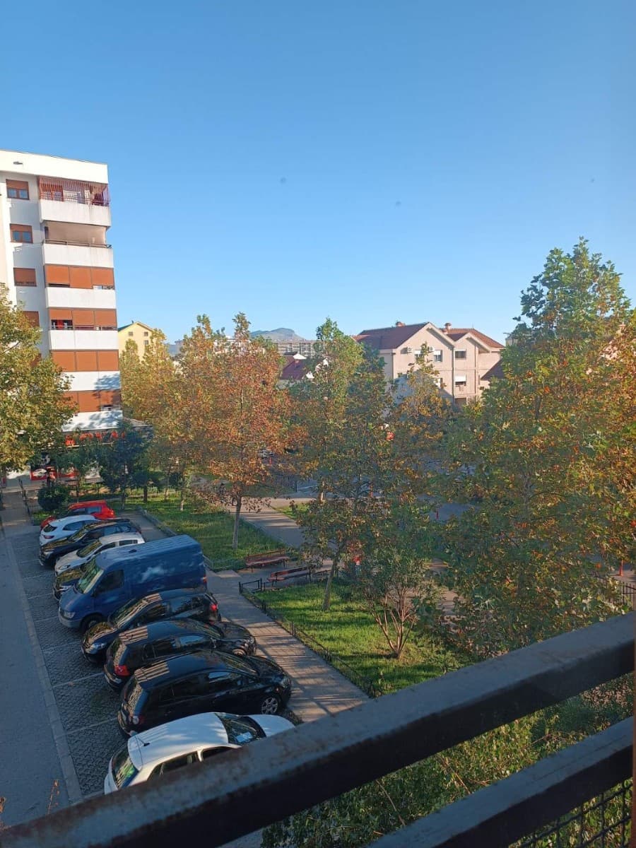 Izdaje se nenamjesten stan