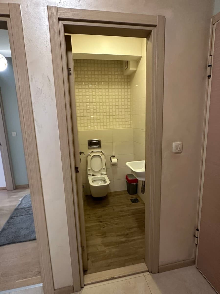 Izdaje se dvosoban stan