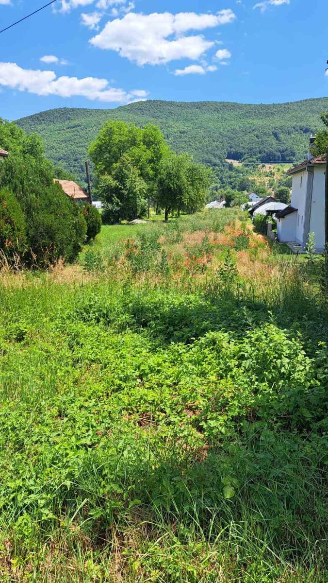 Prodaje se urbanizovan plac