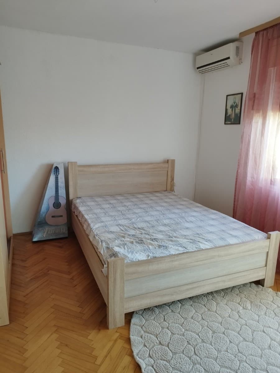 Izdaje se sprat kuce