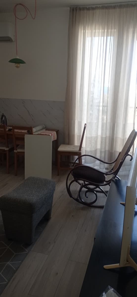Izdaje se jednosoban stan