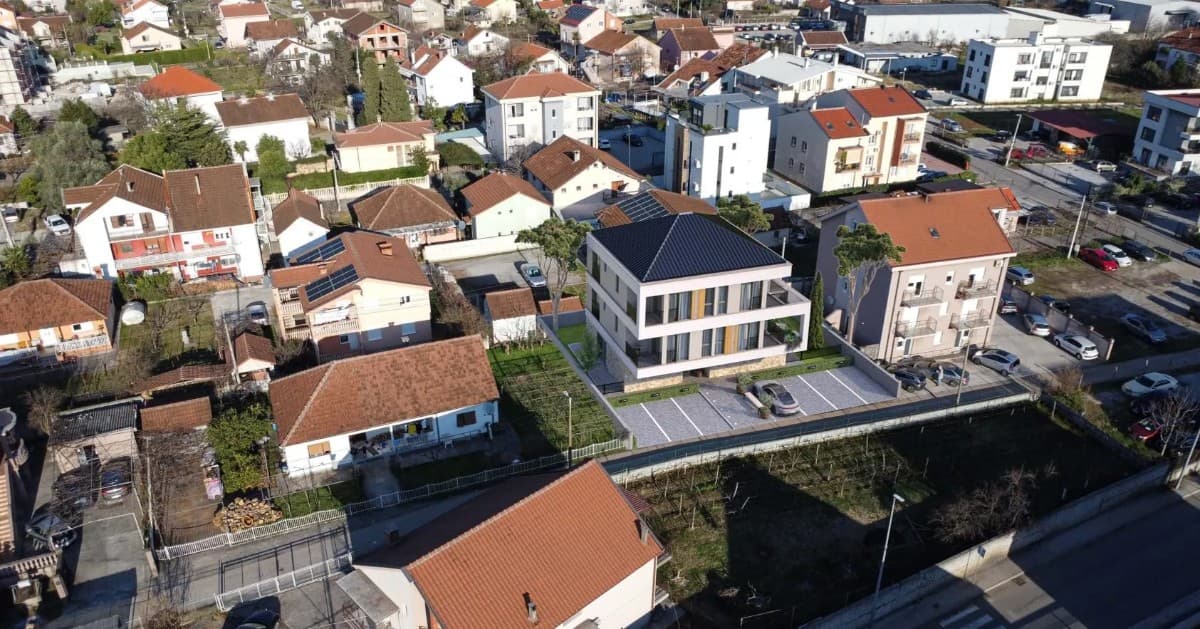 Prodaje se poslovno/stambeni