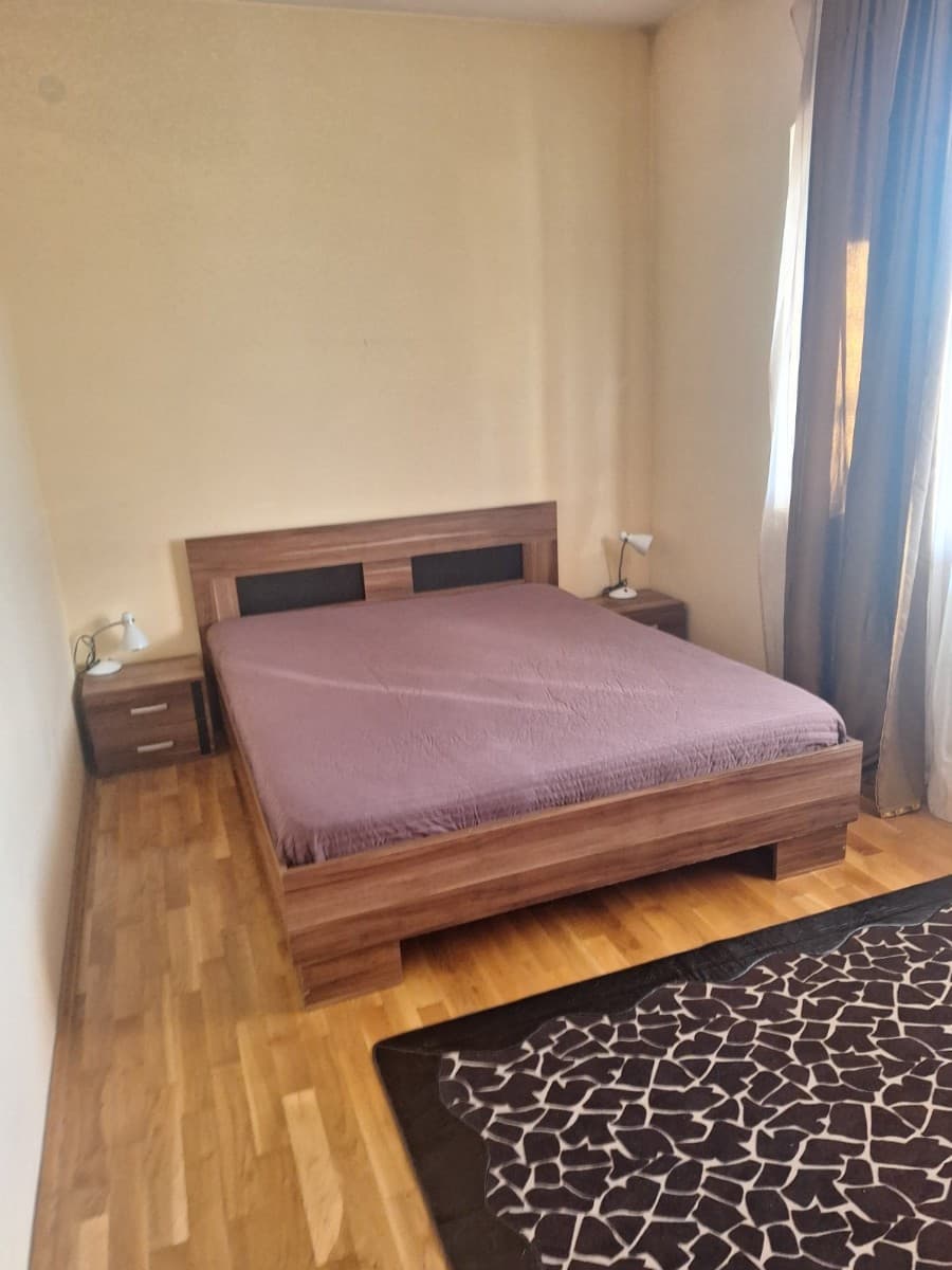 Izdaje se dvosoban stan