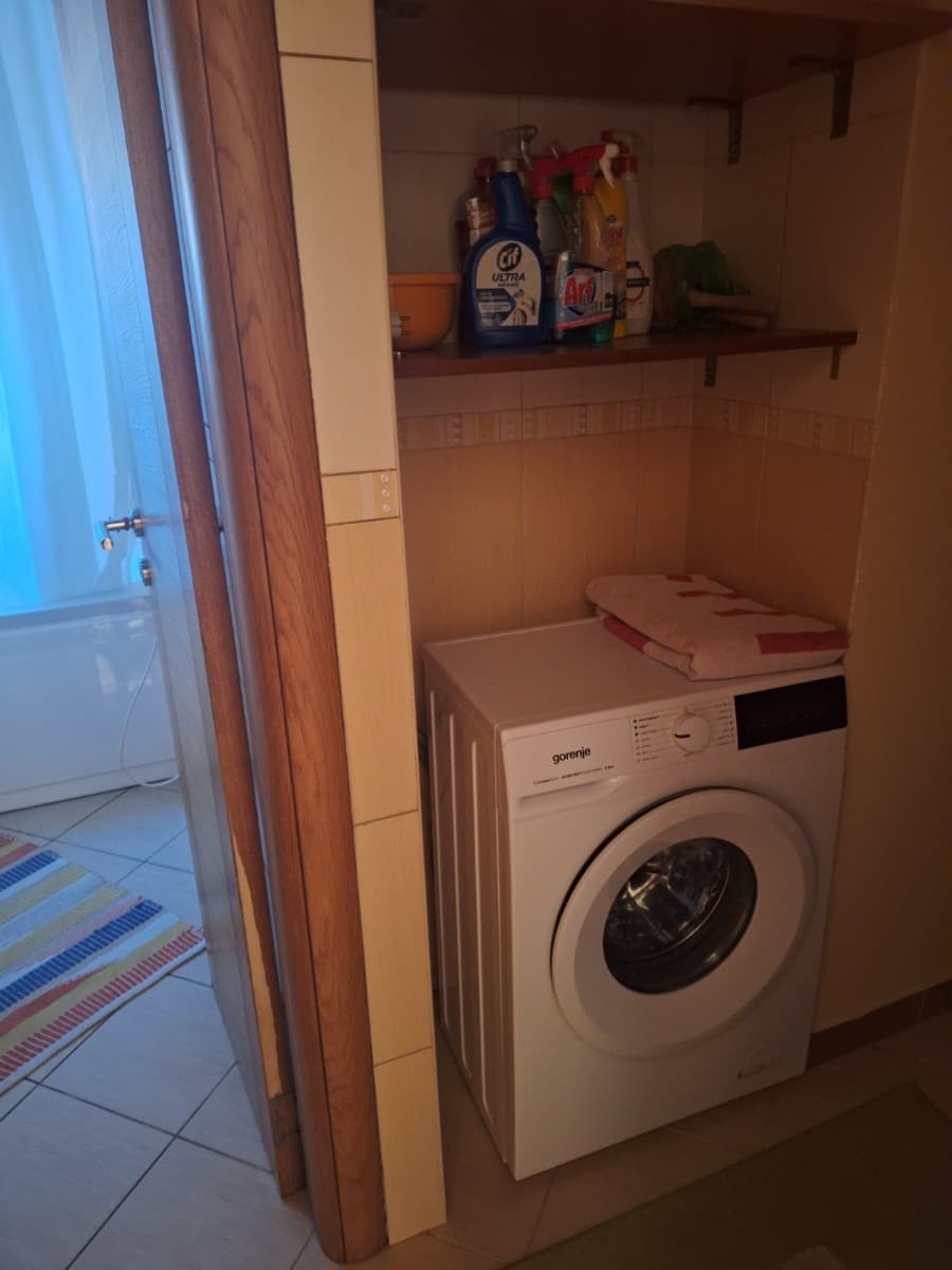 Izdaje se dvosoban stan