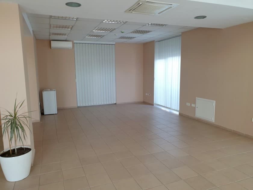 Izdaje se poslovni prostor