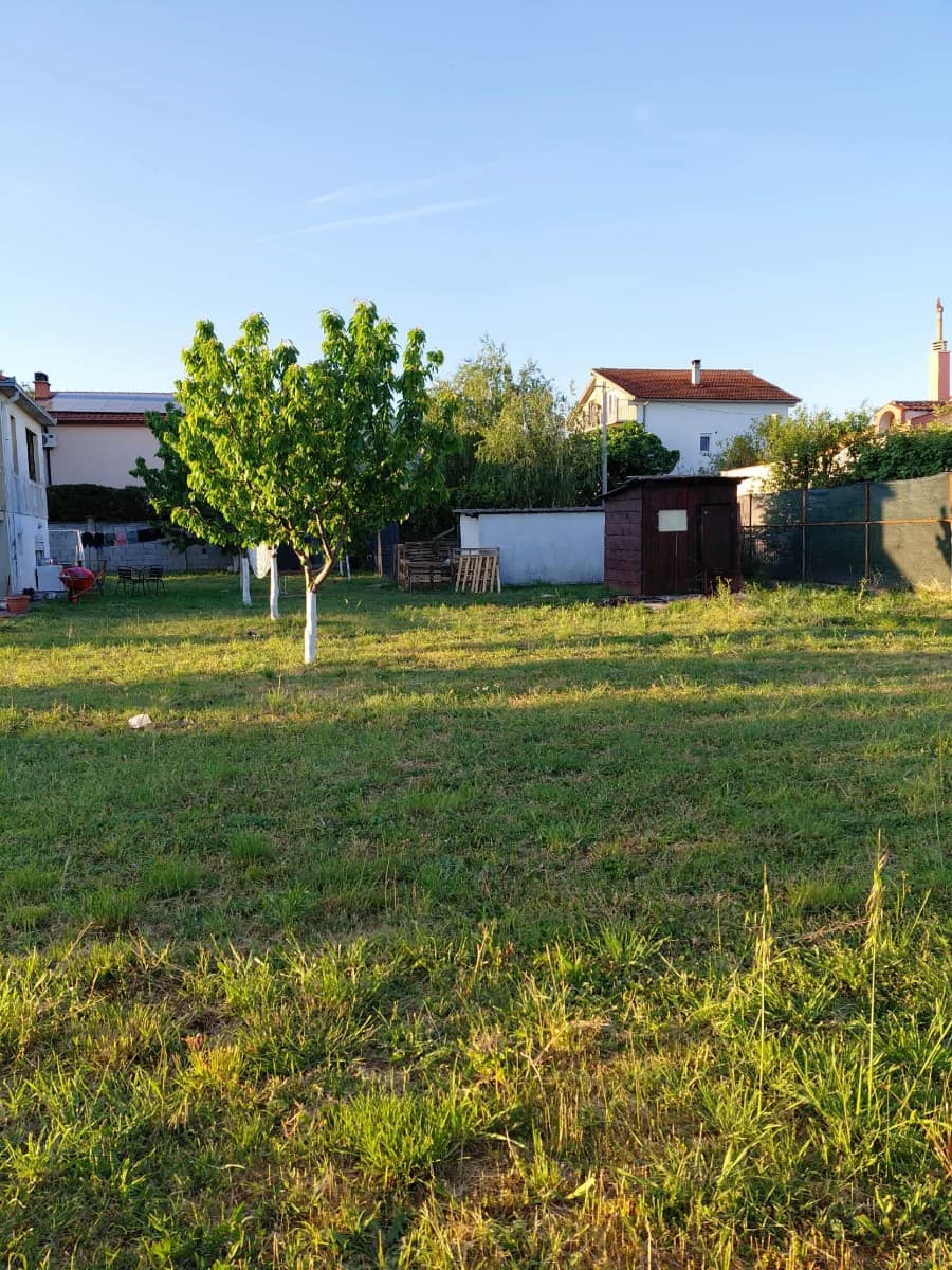 Prodaje se gradjevinsko zemljiste