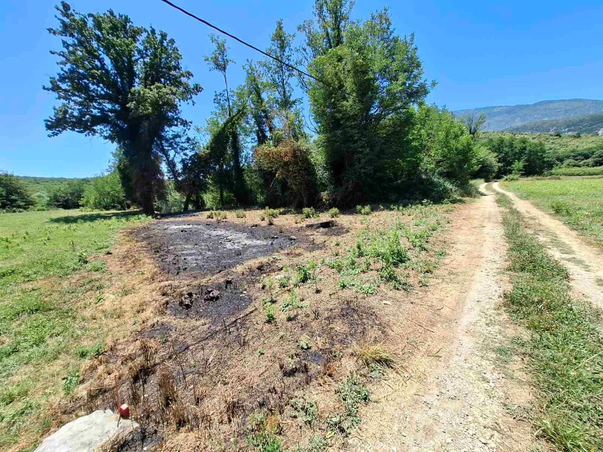 Prodaje se plac