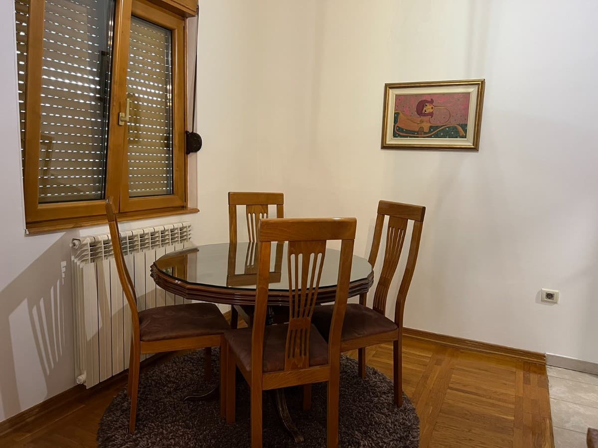 Izdaje se stan