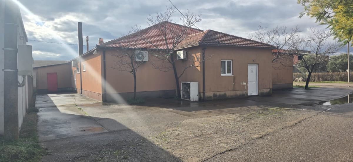 Izdaje se poslovni prostor