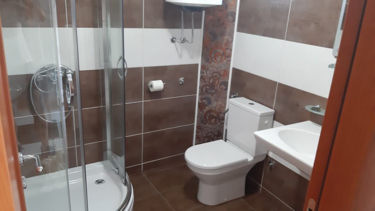Izdaje se kua