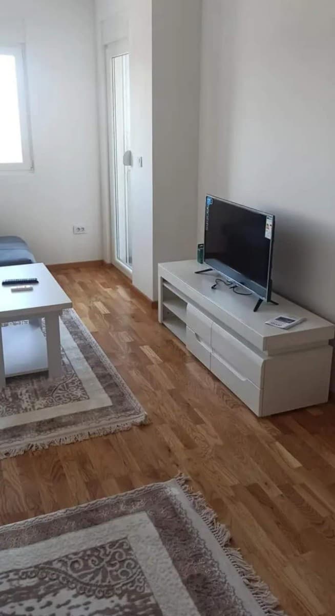 Izdaje se stan