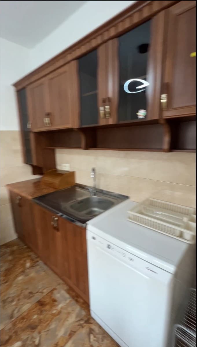 Stan za izdavanje u sklopu kuće
