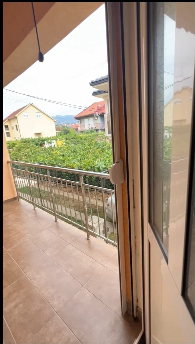 Stan za izdavanje u sklopu kuće