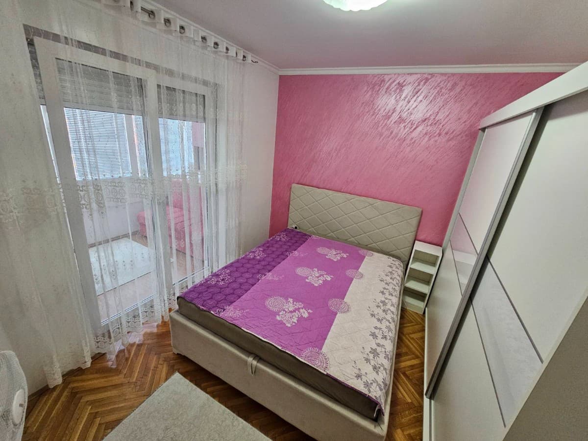 Izdaje se jednosoban stan