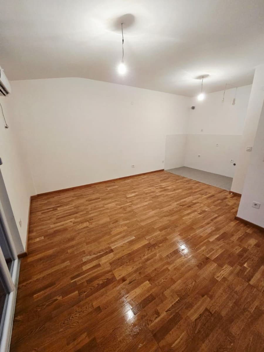Prodaje se dvosoban stan