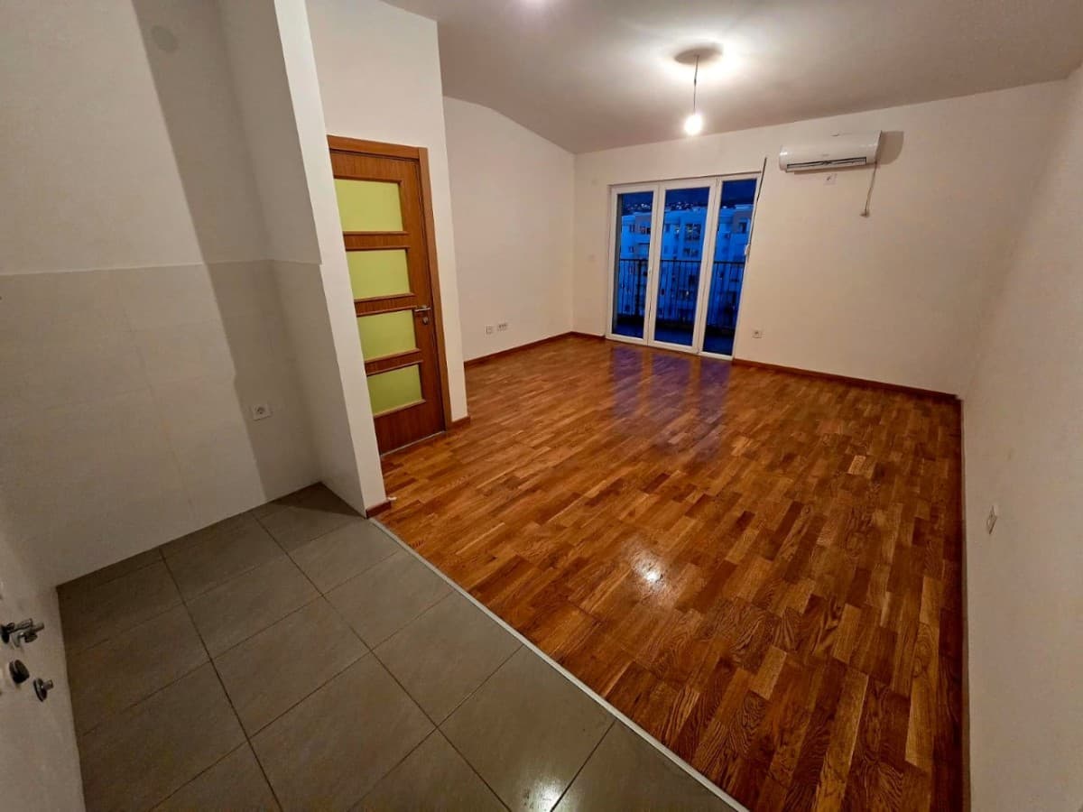 Prodaje se dvosoban stan