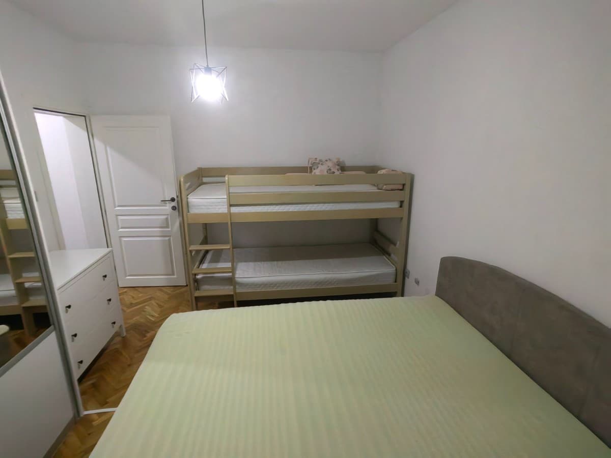 Izdaje se stan