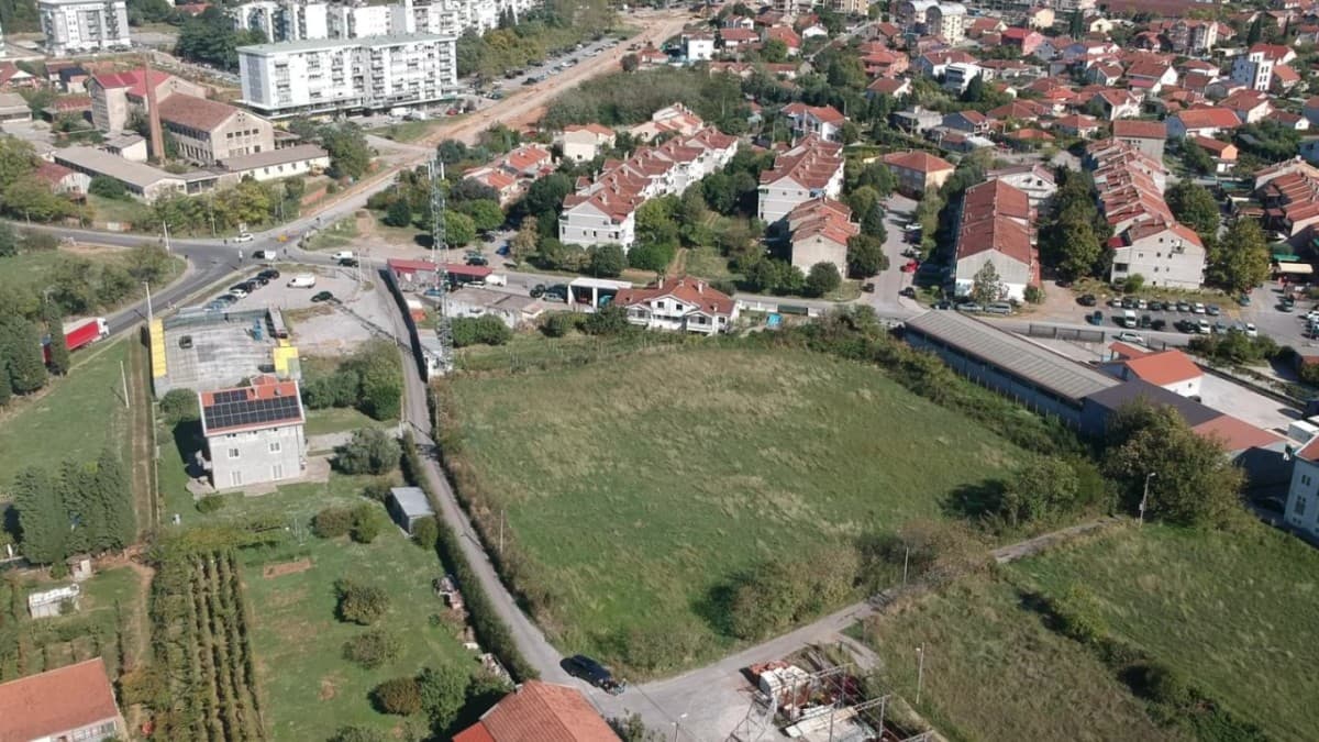 Prodaje se plac