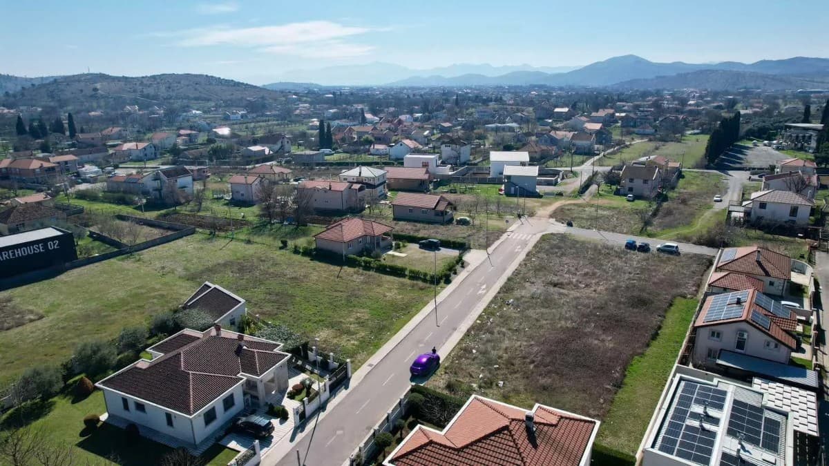 Prodaje se 8 gradjevinskih placeva